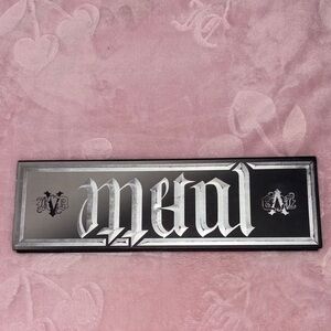 Kat Von D metal eyeshadow palette